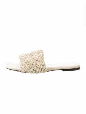 Bottega Veneta Lido Flat Sandal in Cream 39.5